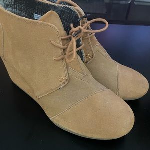 Never worn Tom wedges
